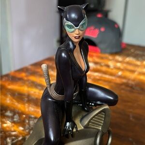 Catwoman Diamond Select DC Comics PVC Diorama Statue Figure Batman 9”